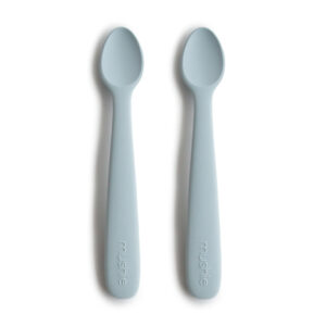 Mushie® set dveh silikonskih žličk – Powder Blue